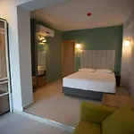 Aparthotel 8 Boutique 4*