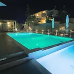 Aparthotel 8 Boutique 4*
