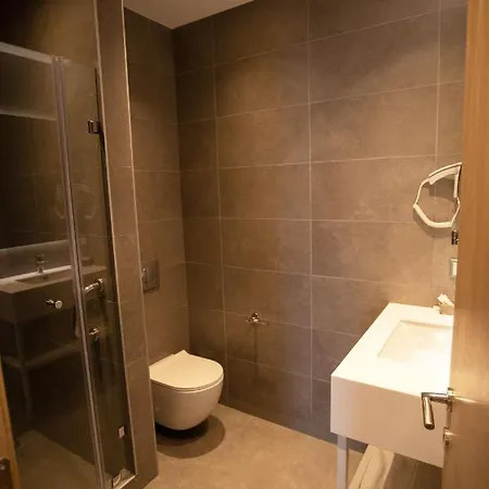 8 Boutique 4* Potidée