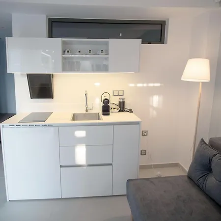 8 Boutique 尼坡帝