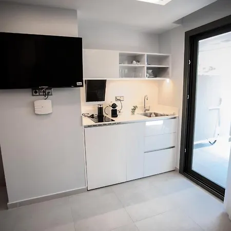 8 Boutique 尼坡帝