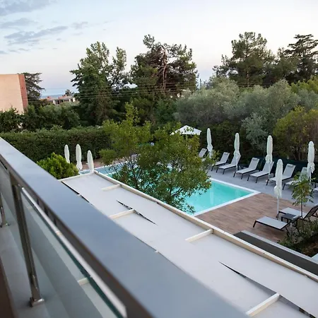 8 Boutique Aparthotel Nea Poteidaia