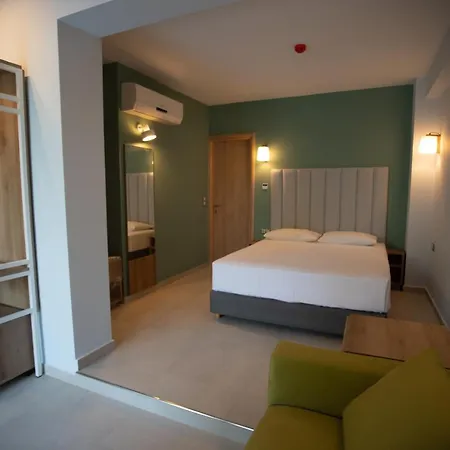 アパートホテル 8 Boutique 4*