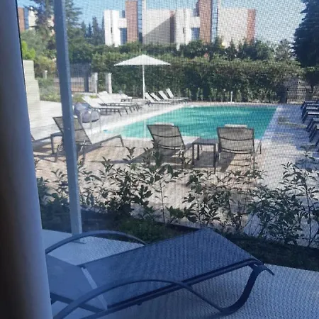 アパートホテル 8 Boutique ネア・ポティダイア