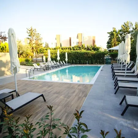 8 Boutique Aparthotel 4*