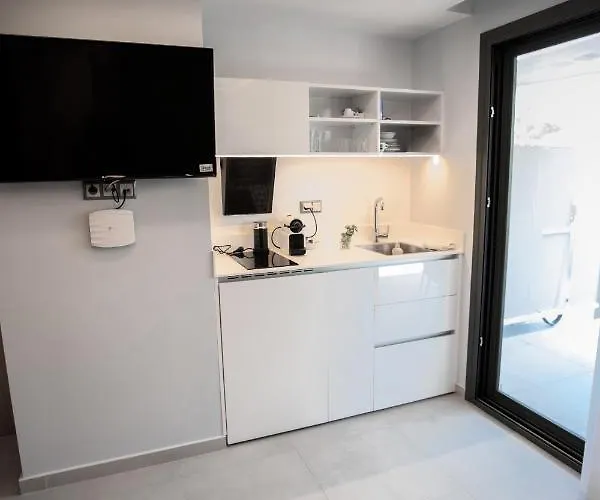 8 Boutique Nea Poteidaia